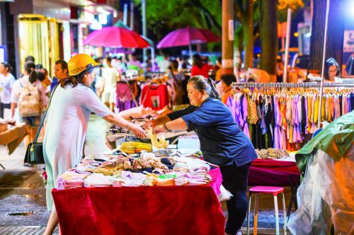 地攤經(jīng)濟來了,餐飲玩家如何接招!